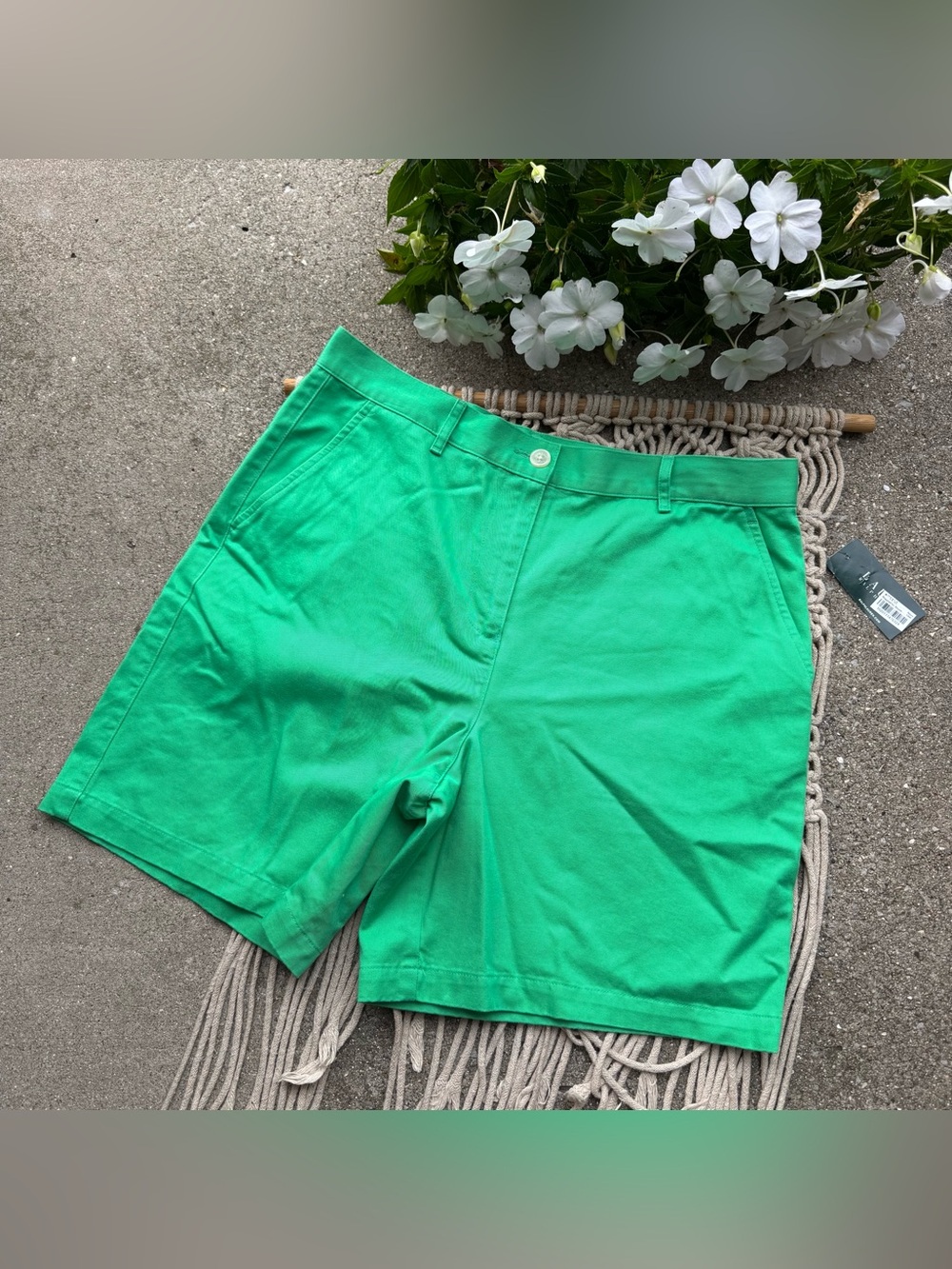 NWT Lauren Ralph Lauren Cypress Green Shorts Size 10